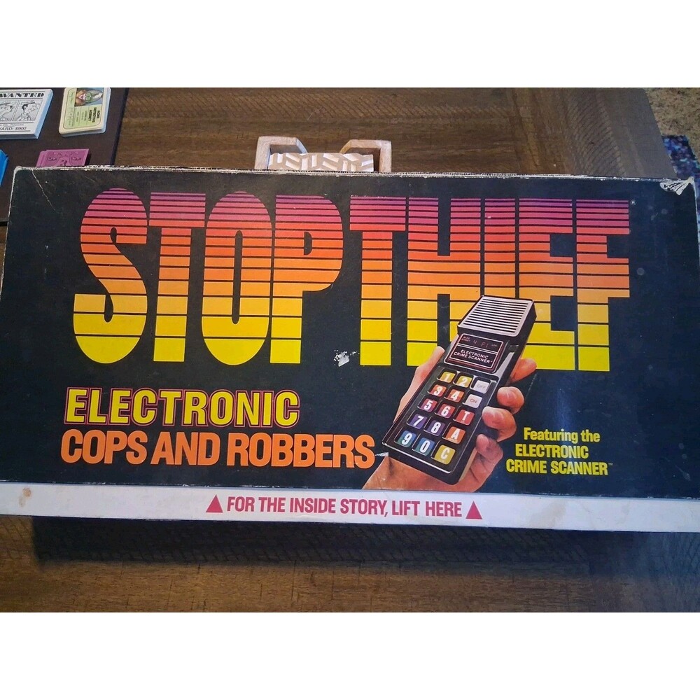 Vtg 1979 STOP THIEF Electronic Cops & Robbers Board Game - 99% Complete Tested